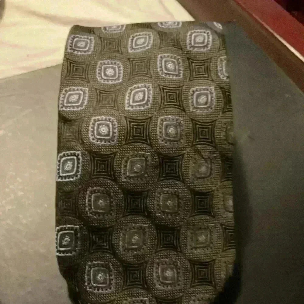 🔥2/30$🔥Guy Laroche 100% silk tie - Picture 1 of 3